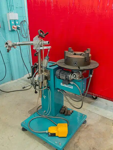 Assemblaggio di tubi per macchine industriali